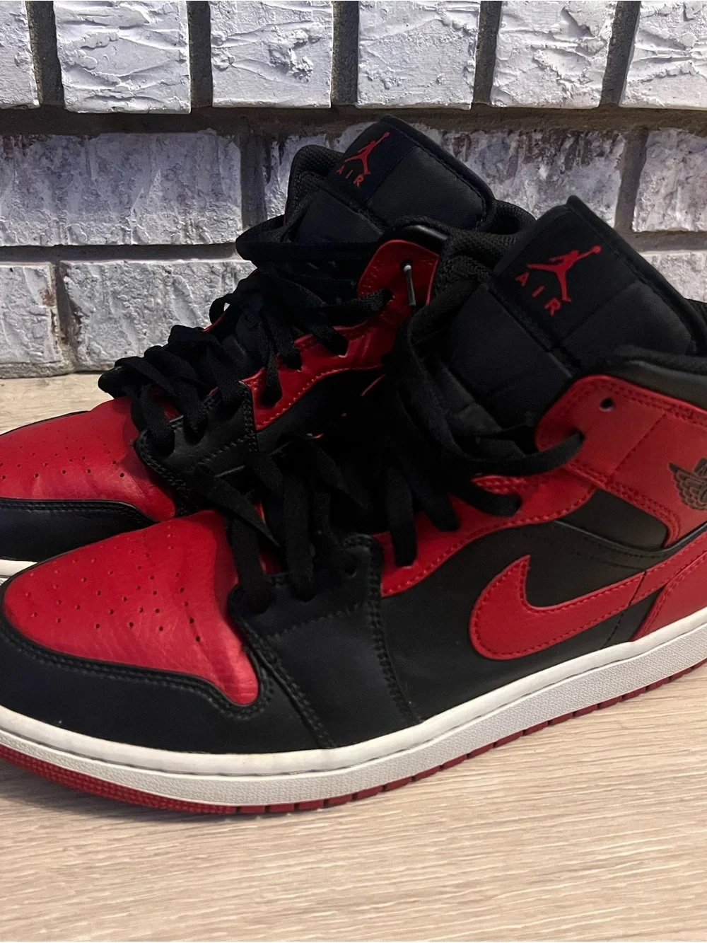 Jordan Men's Black and Red High-Top Basketball Sneakers